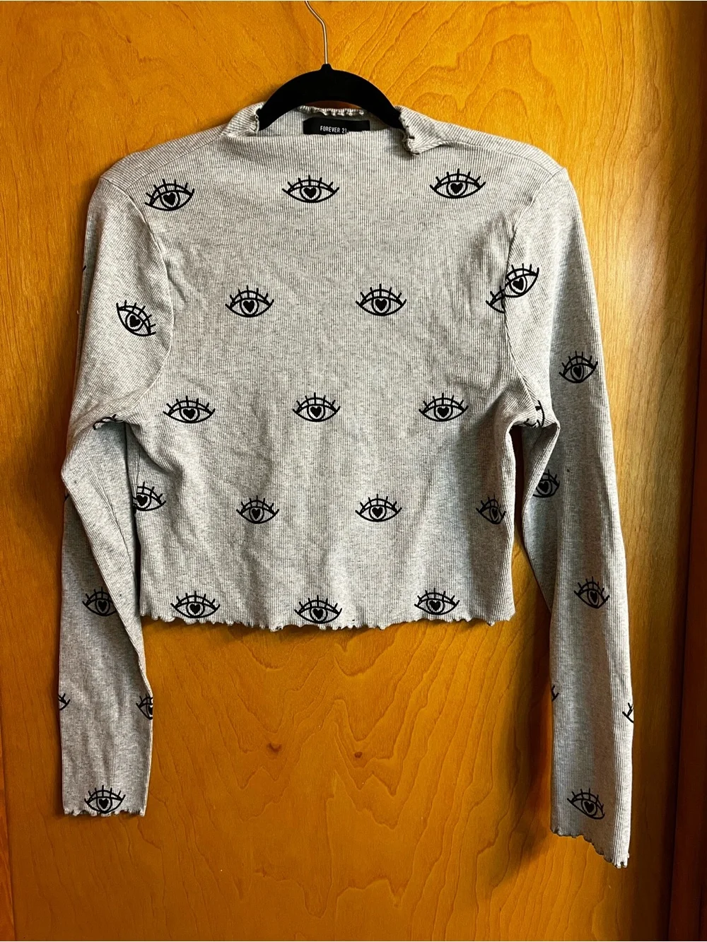 Forever 21 Gray Eye-Print Long Sleeve Cropped Top